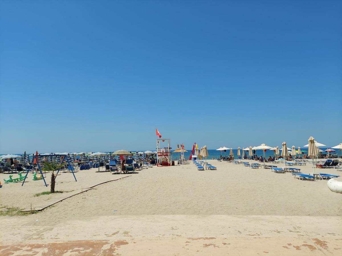 Golden Beach Apartments Durrës Exterior foto